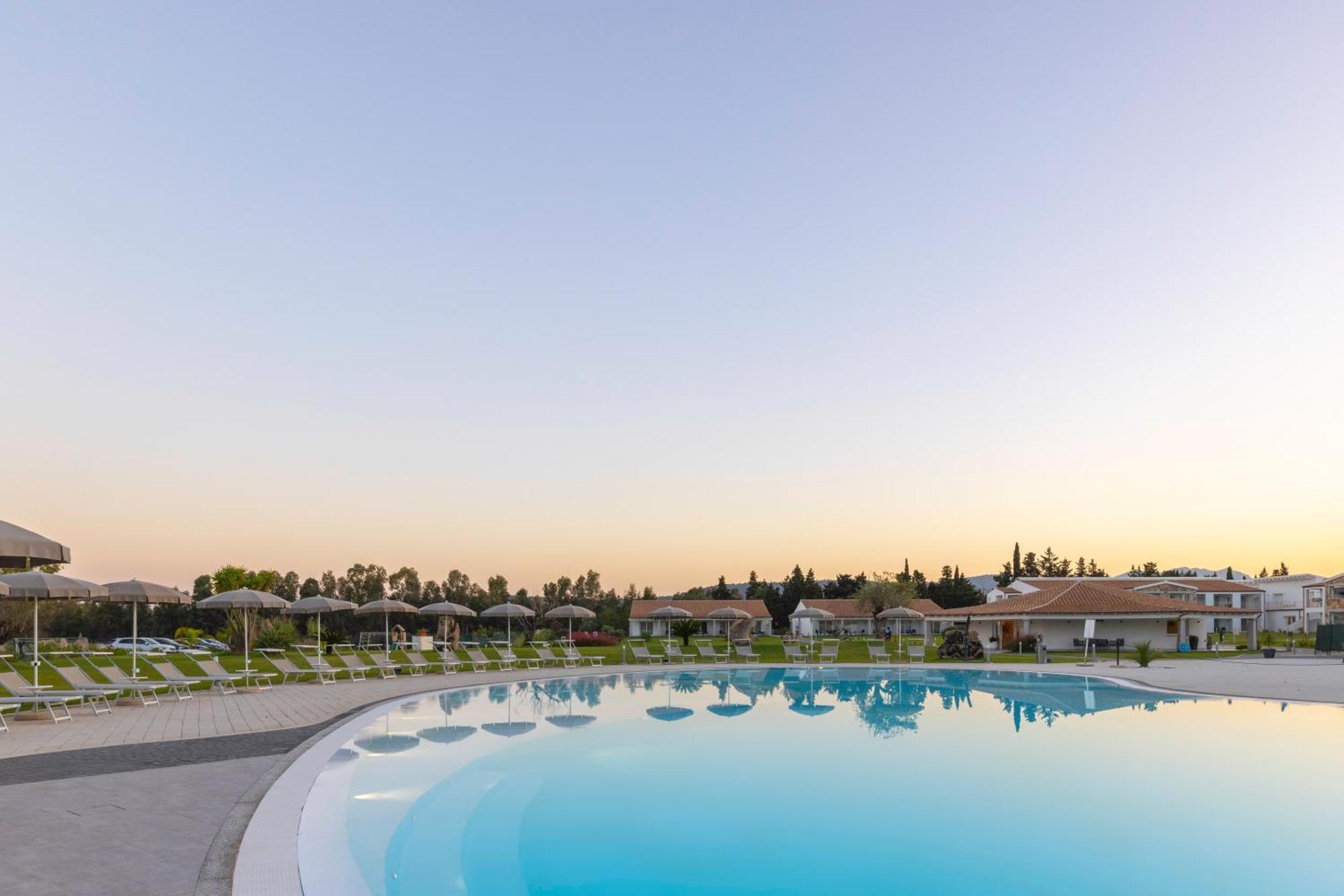 Hotel S'Arena Beach La Caletta Kültér fotó